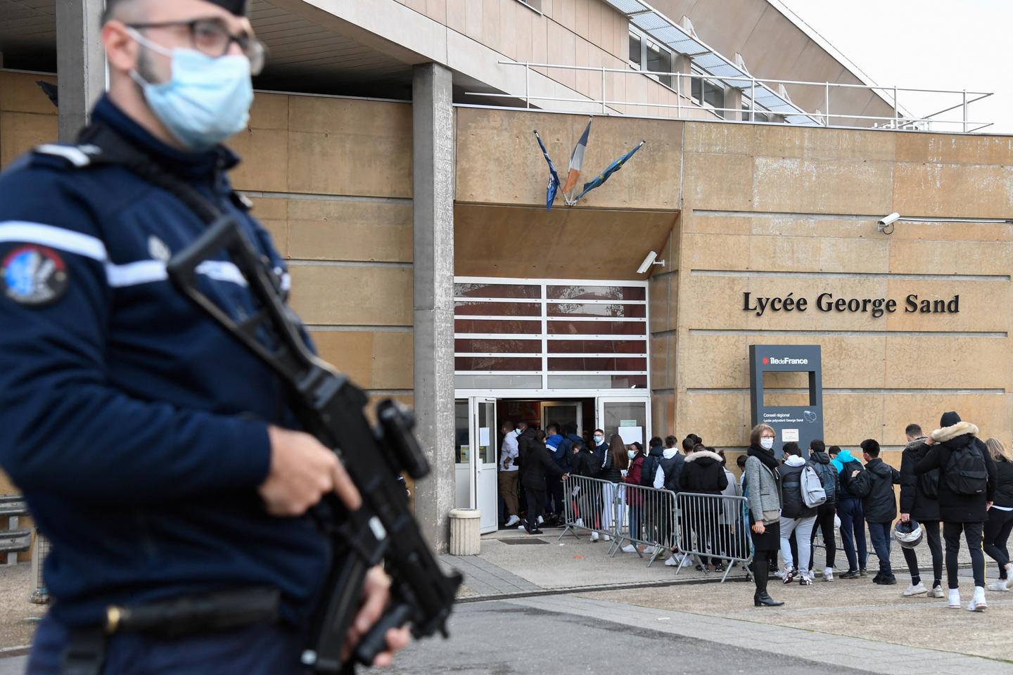 Sécurité des établissements scolaires : des mesures en deçà des attentes, selon les syndicats