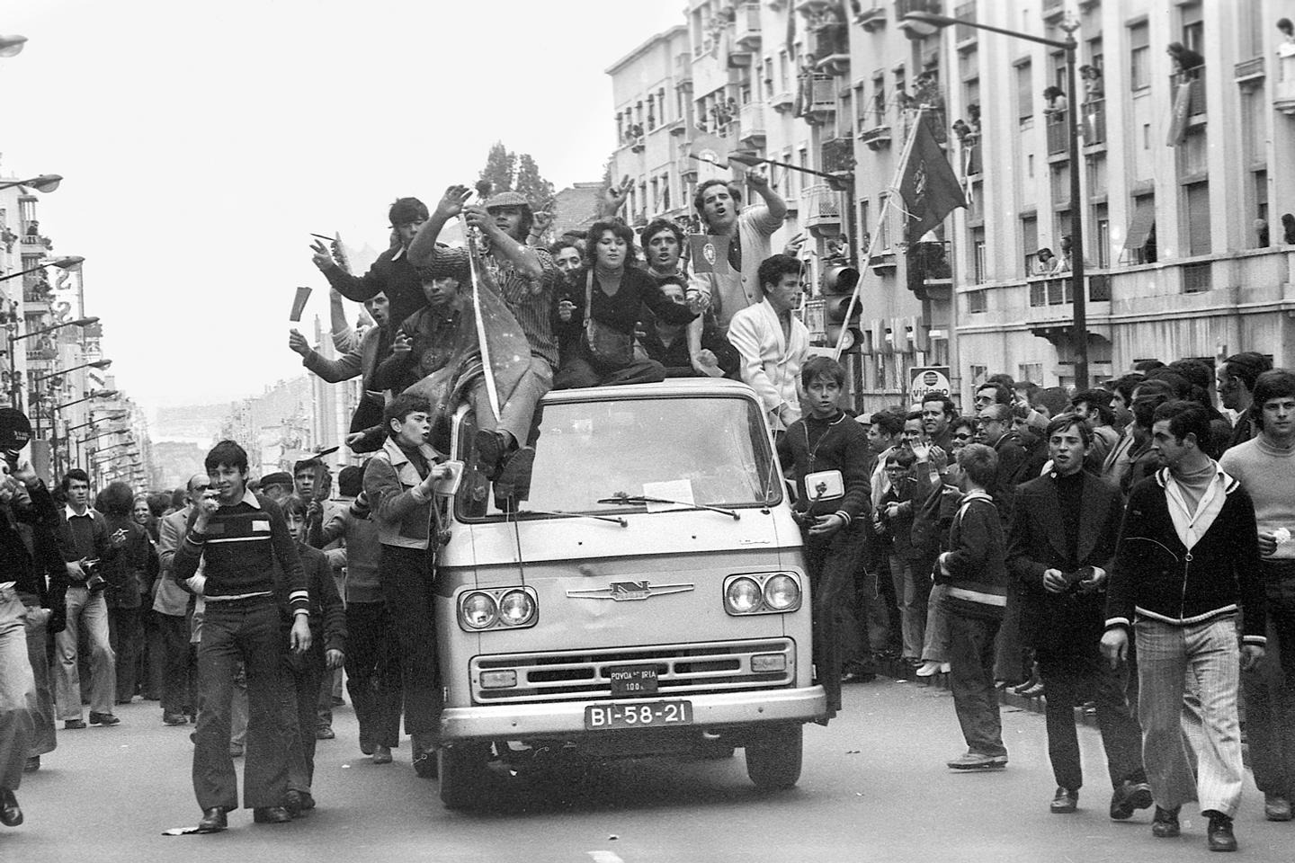 Au Portugal, l???anniversaire d???une révolution joyeuse