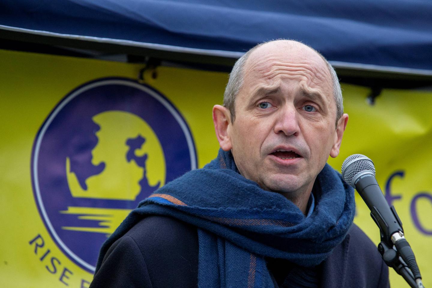 Pierre Larrouturou, eurodéputé : « Comment faire adopter un traité de l???Europe sociale et...