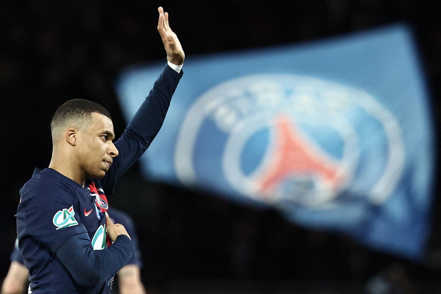 Kylian Mbappé officialise son départ du PSG et de France, son prochain club toujours pas...