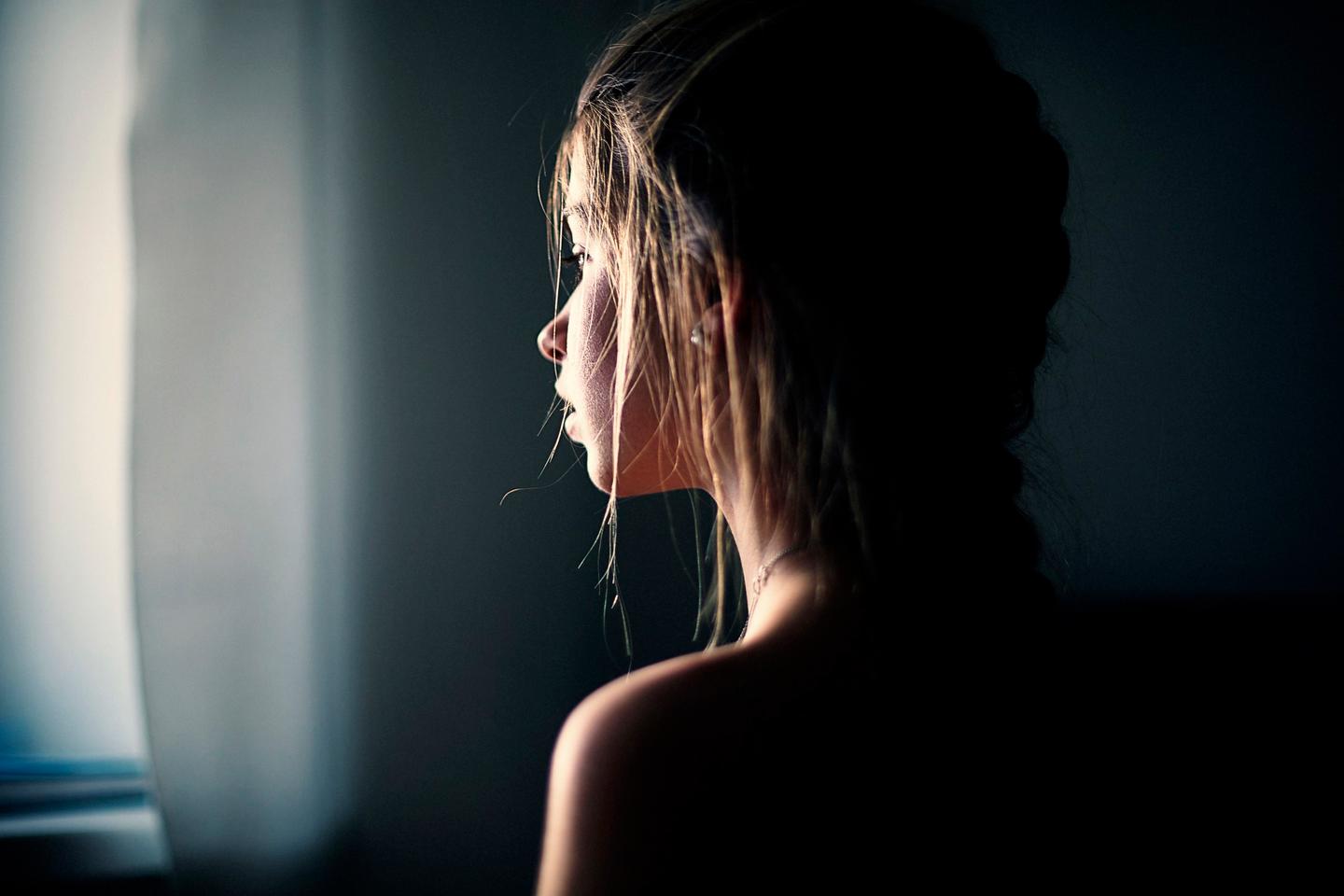 Tentatives de suicide, automutilations : les hospitalisations chez les adolescentes et jeunes...
