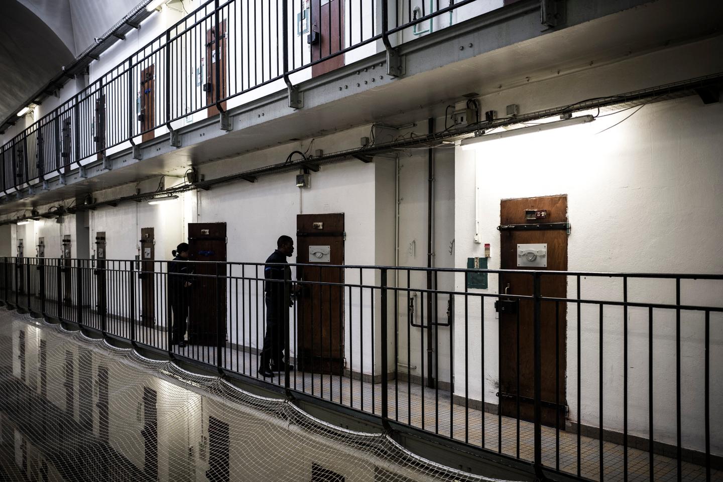 Soupçonné du meurtre d???un soldat tchadien, un infirmier militaire français se suicide en prison