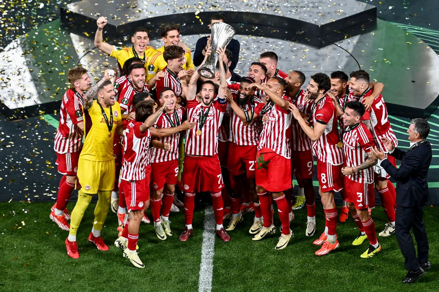 L???Olympiakos remporte la Ligue Europa Conférence (1-0) après prolongation, contre la Fiorentina
