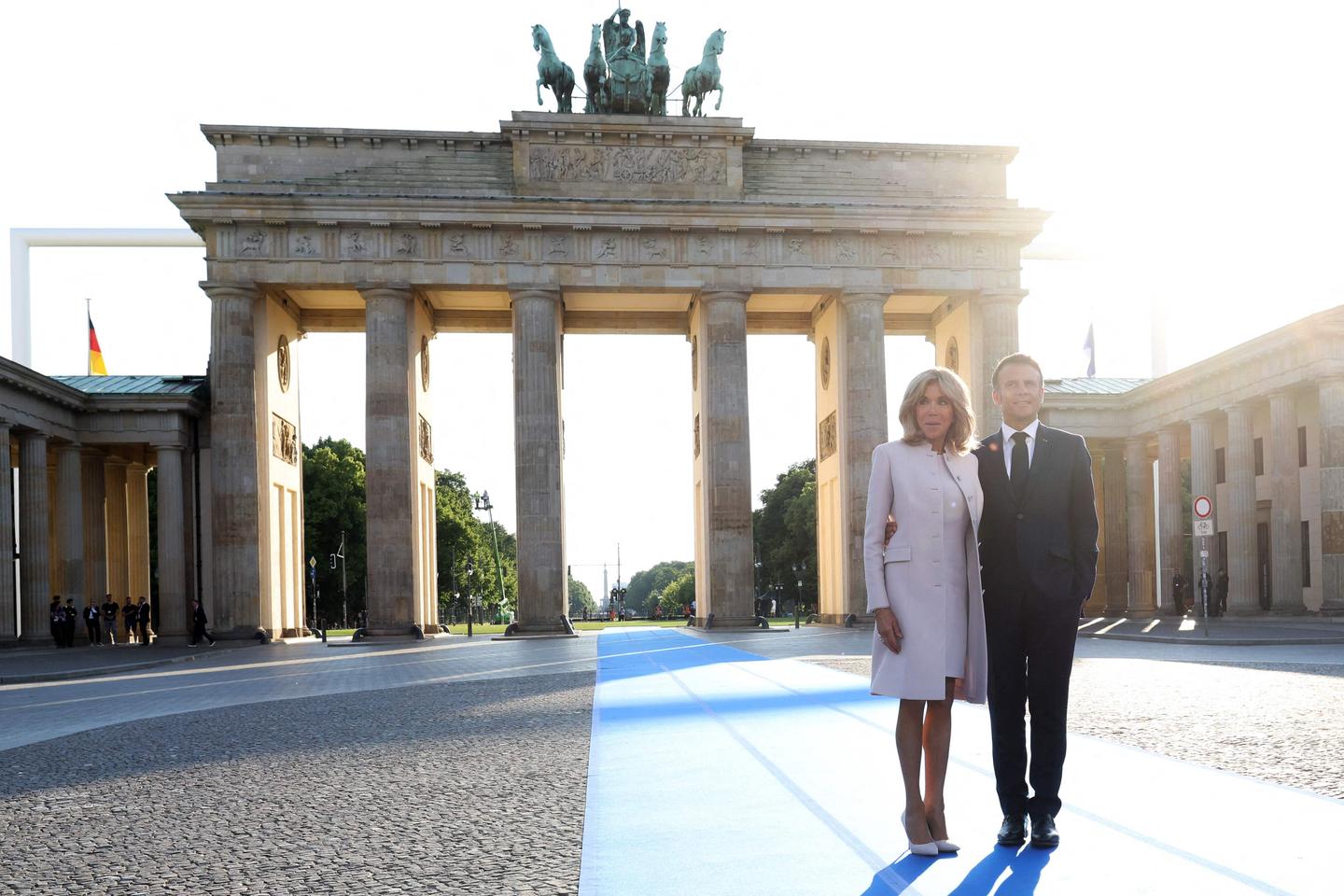 « Emmanuel Macron restera-t-il comme le Gerhard Schröder français ? »