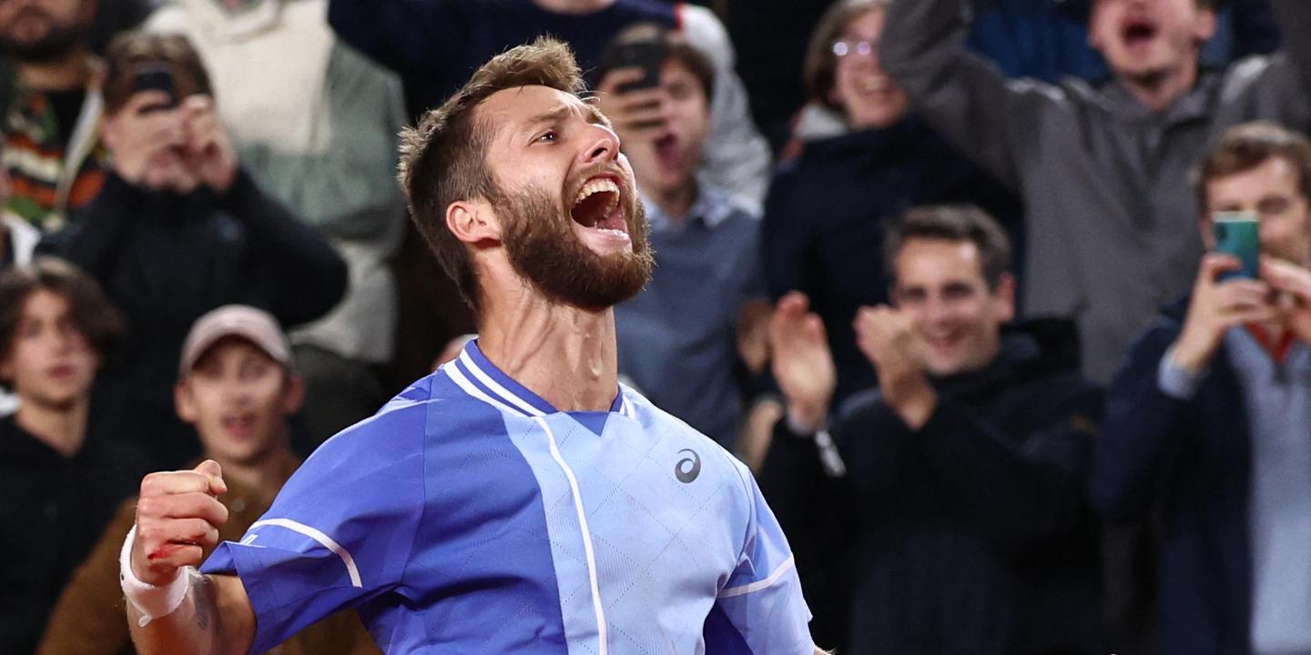 Roland-Garros 2024 : Moutet se qualifie dans une ambiance exceptionnelle, Paquet éliminée, les...