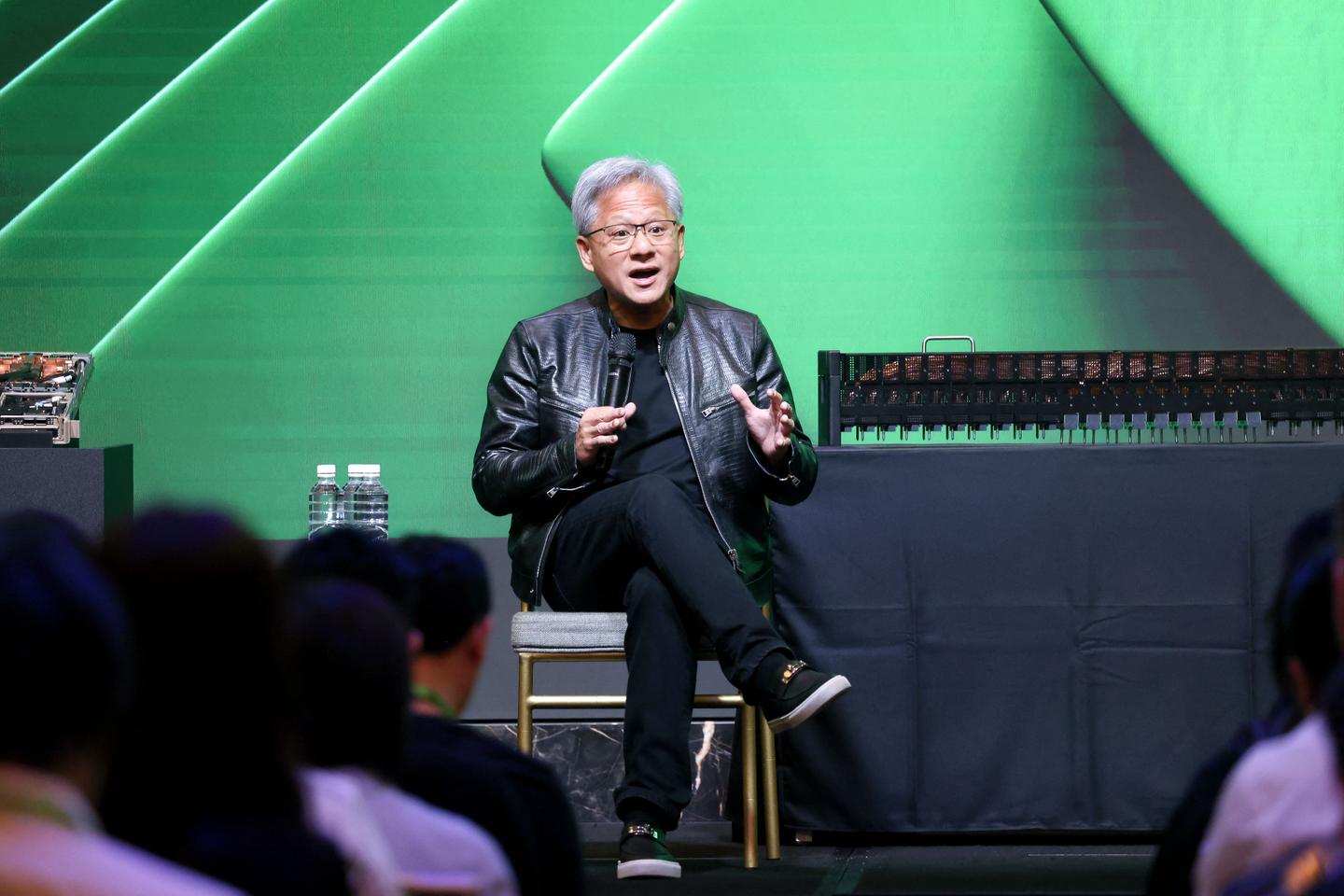 Nvidia, fabricant de microprocesseurs et géant de l???IA, pèse désormais plus que toutes les...