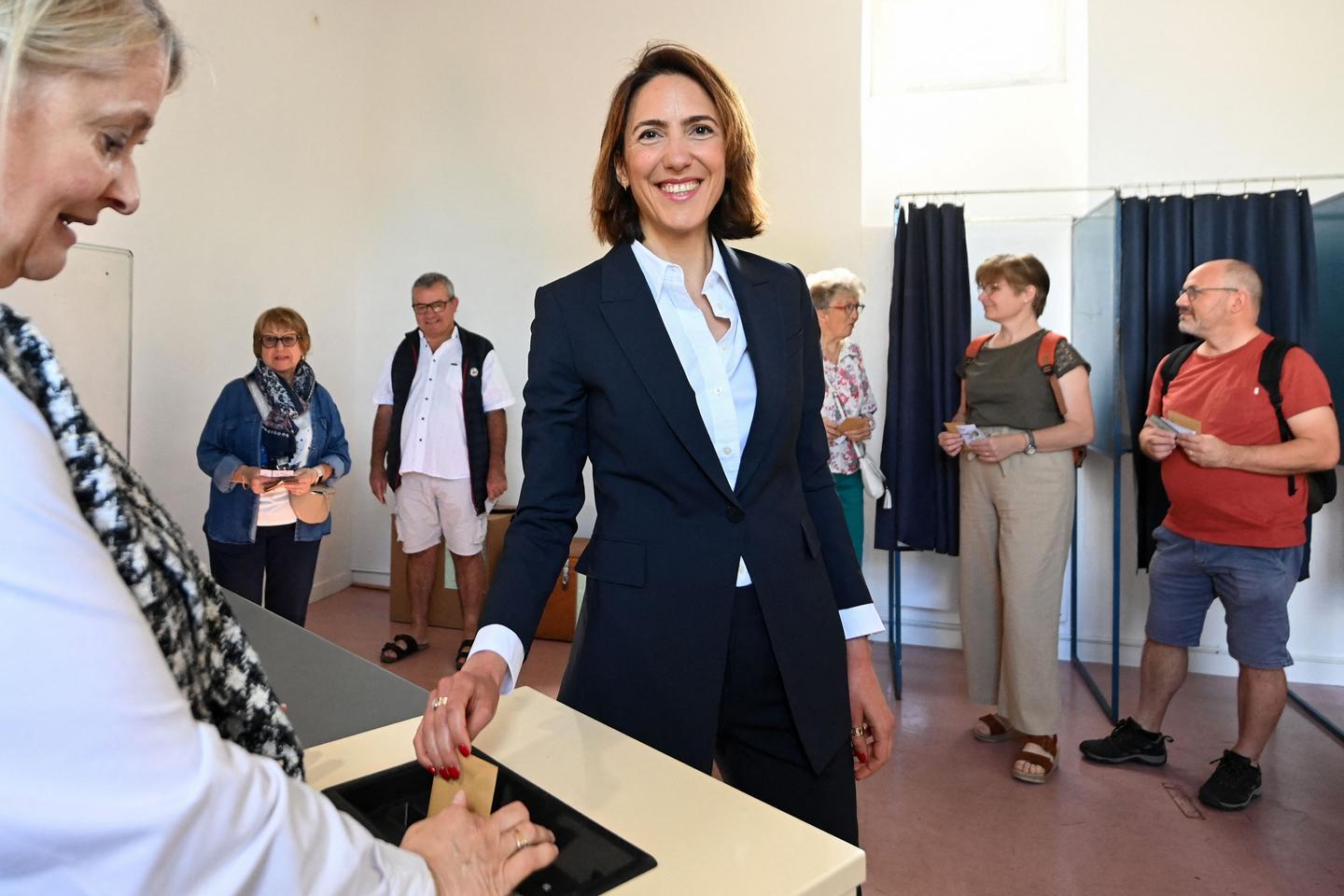 Elections européennes 2024 : le camp Macron en deuxième position, loin derrière le RN