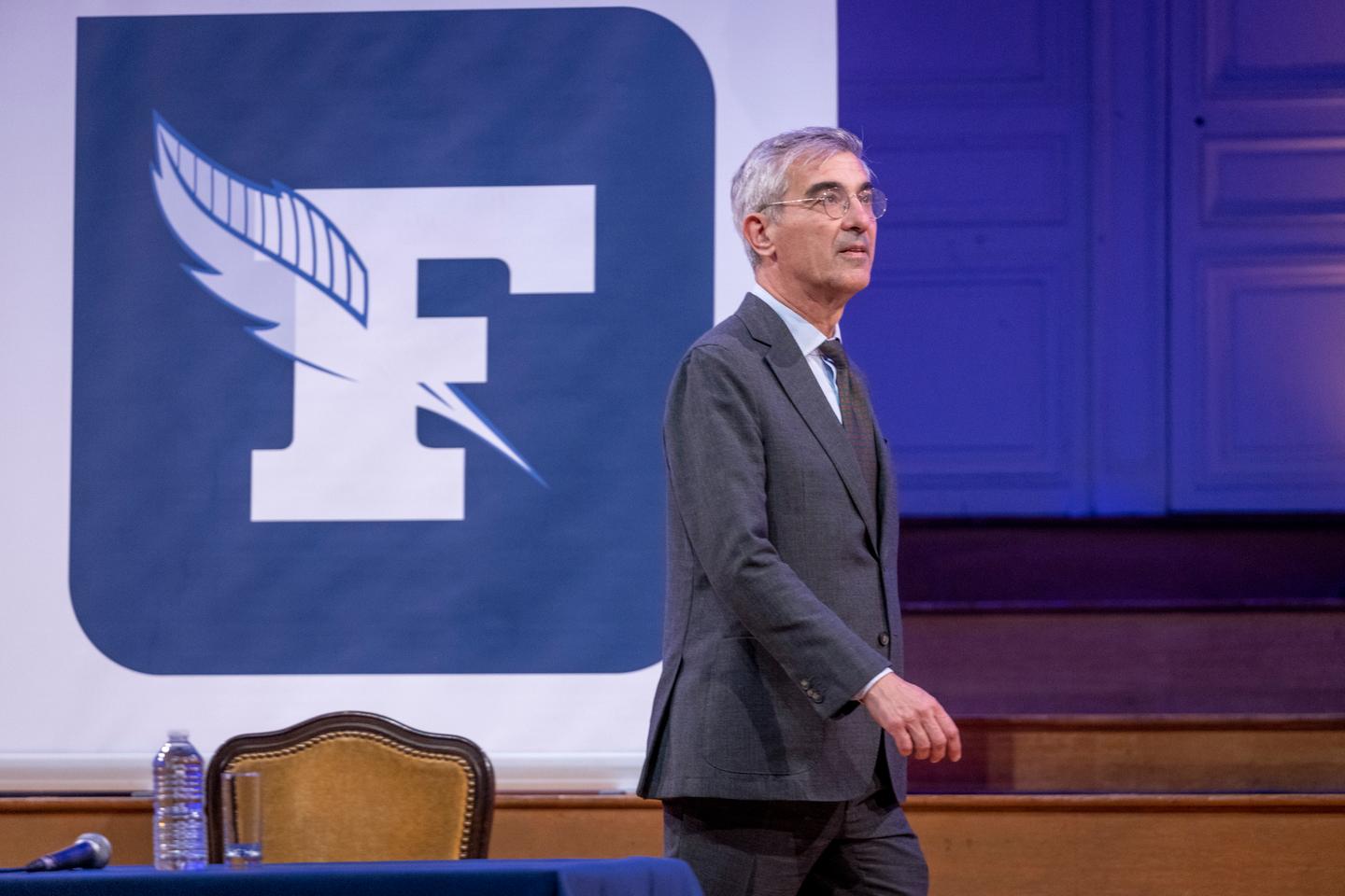Au « Figaro », un éditorial d???Alexis Brézet sur Europe 1 réveille la crainte d???une...
