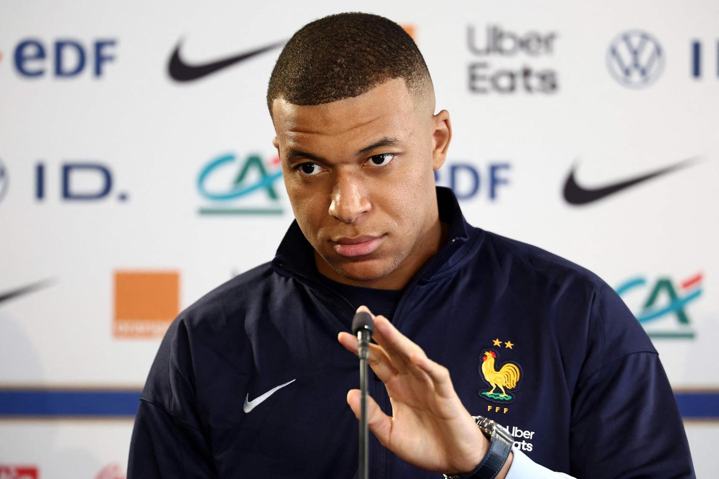 Kylian Mbappé s???exprime sur la situation politique française : « C???est plus important que...