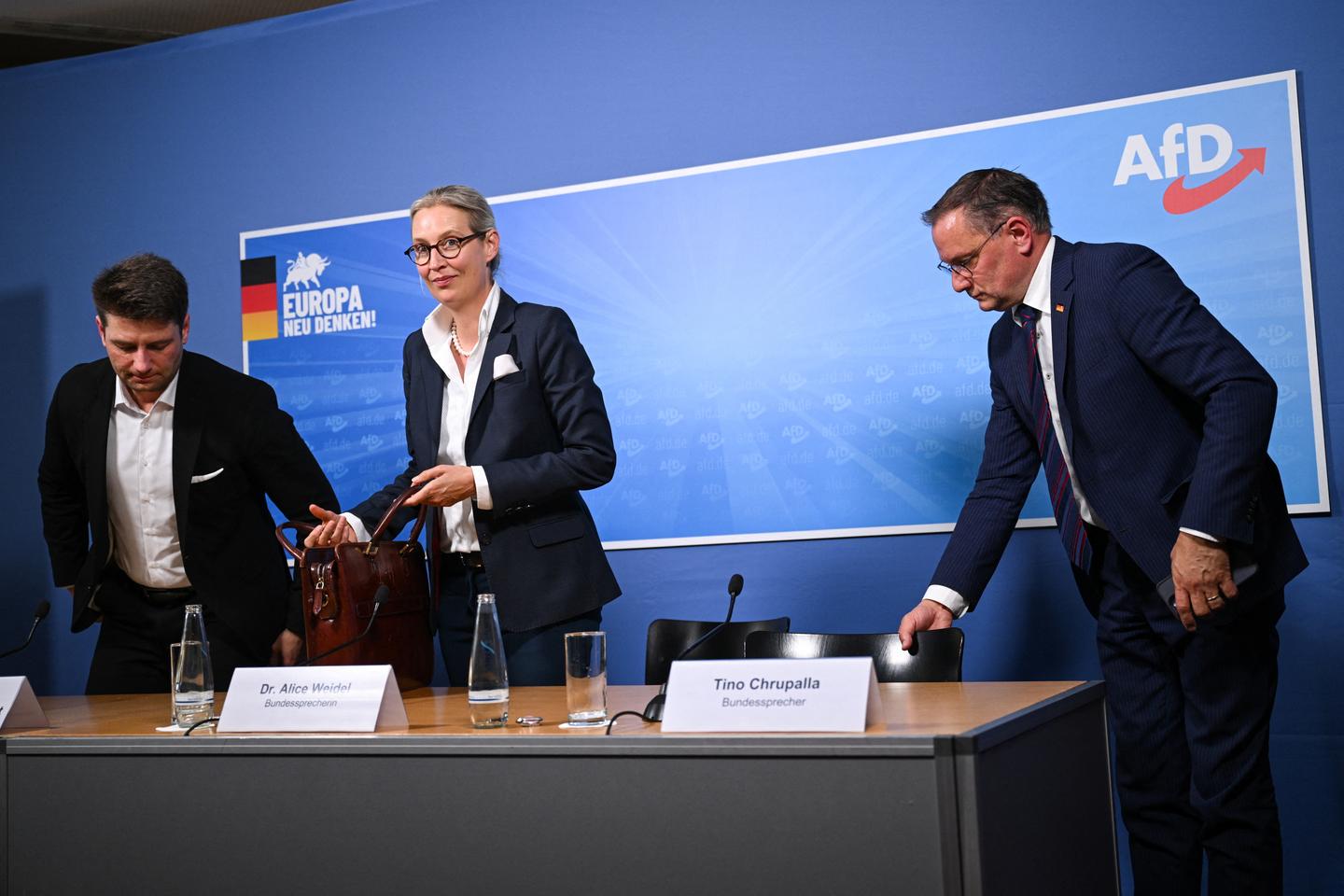 La campagne pour l???interdiction de l???AfD, parti d???extrême droite en Allemagne, reprend de...