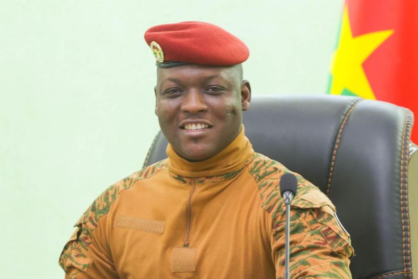 Burkina Faso : le capitaine Ibrahim Traoré dément tout « mouvement d???humeur » au sein de...