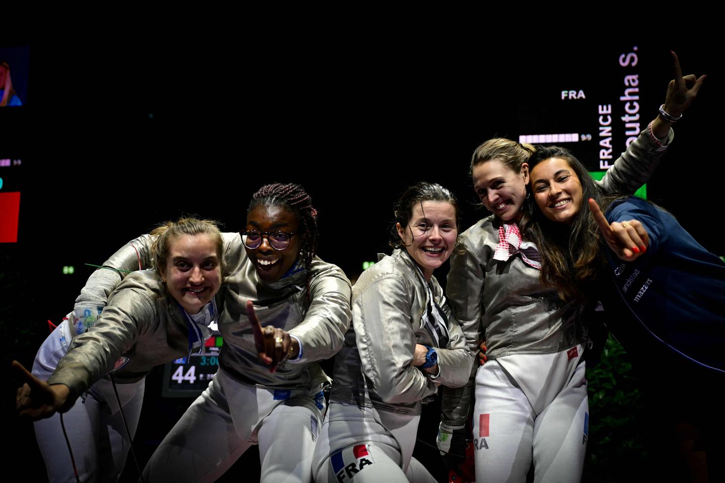 Escrime : les sabreuses et les épéistes français sacrés champions d???Europe