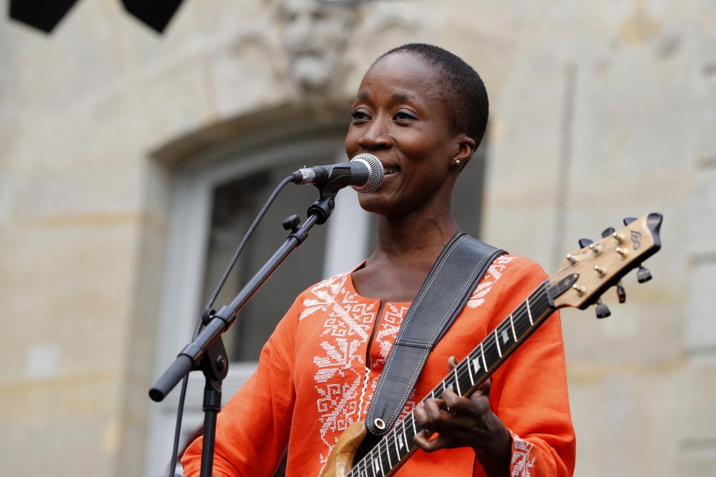 La chanteuse malienne Rokia Traoré arrêtée en Italie en vertu d???un mandat d???arrêt européen