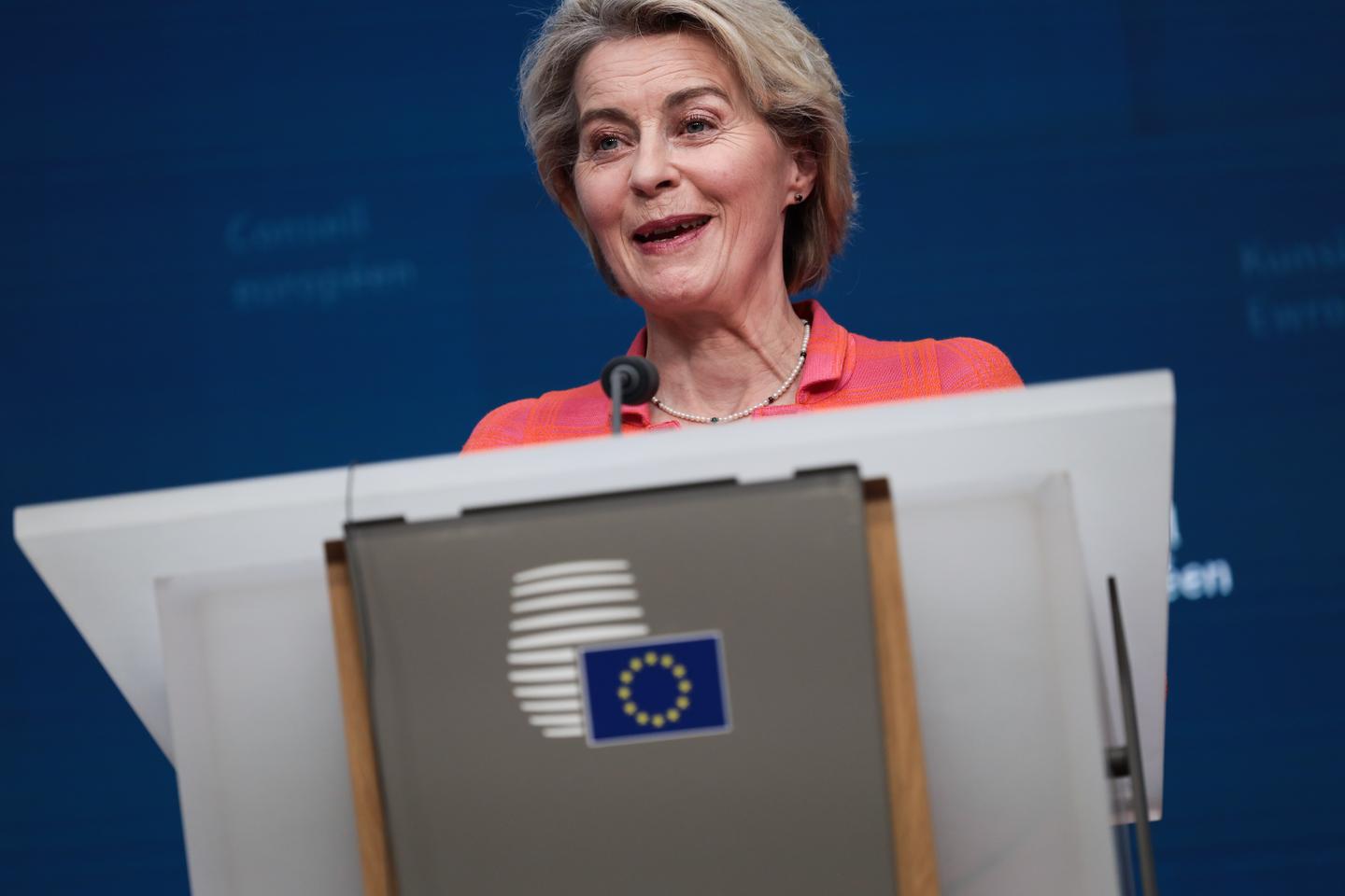 Les Vingt-Sept s???accordent sur la reconduction d???Ursula von der Leyen à la Commission, malgré...