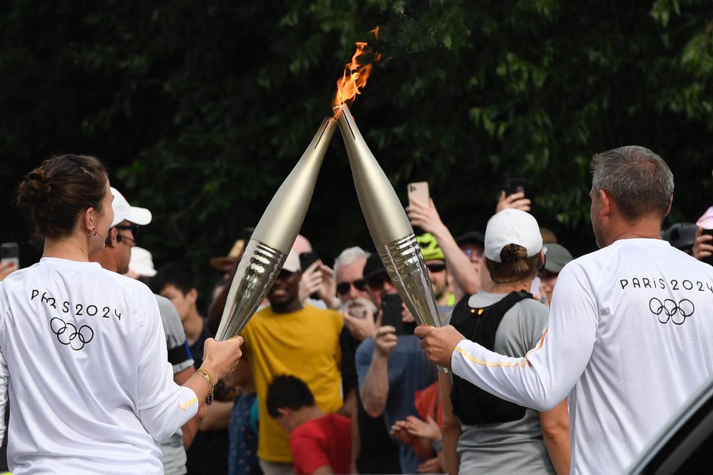 A Romorantin, la flamme olympique pour oublier pendant un moment les plans sociaux et la...