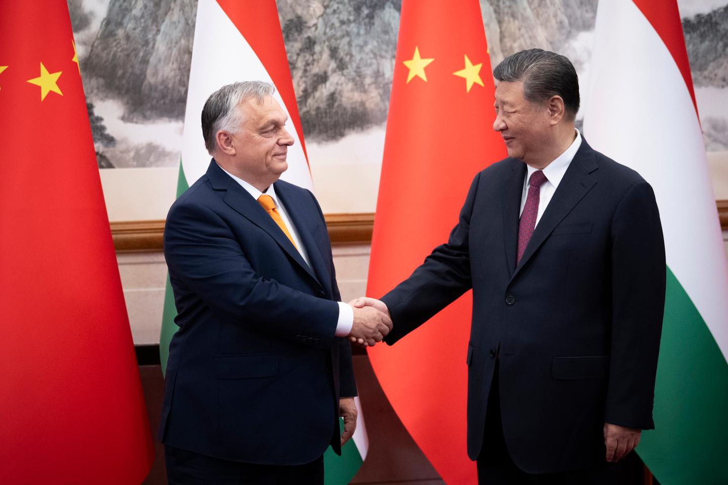 La diplomatie parallèle de Viktor Orban embarrasse l???Union européenne