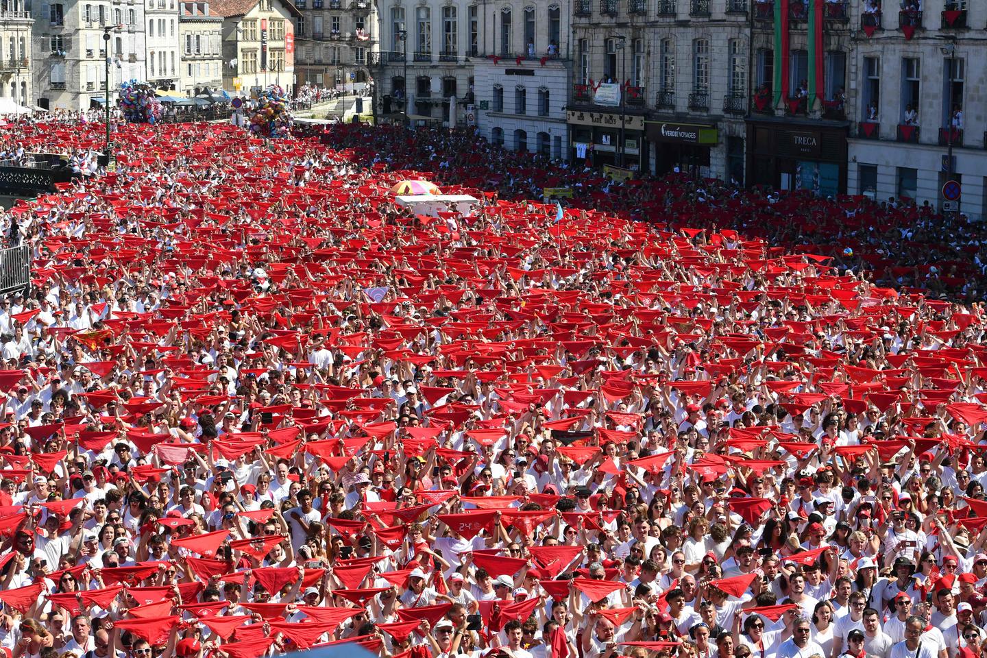 Les Fêtes de Bayonne, endeuillées l???an dernier, ouvertes devant des milliers de personnes