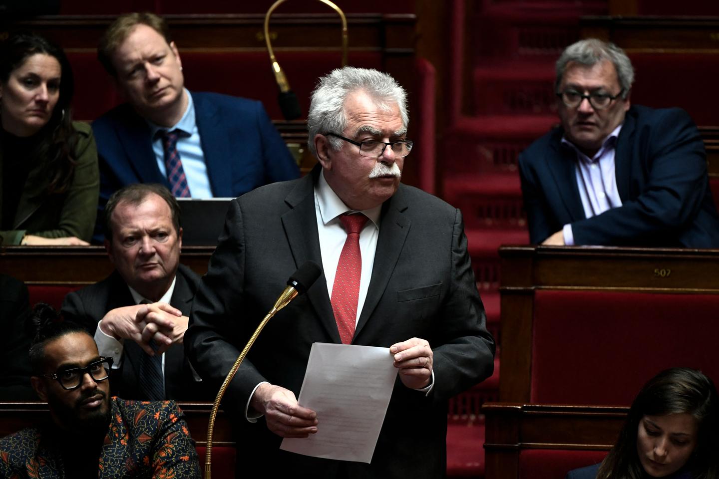 Le député communiste André Chassaigne, élu adjoint au maire dans le Puy-de-Dôme, va quitter...