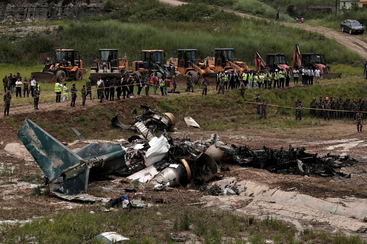 Népal : dix-huit morts dans le crash d???un avion