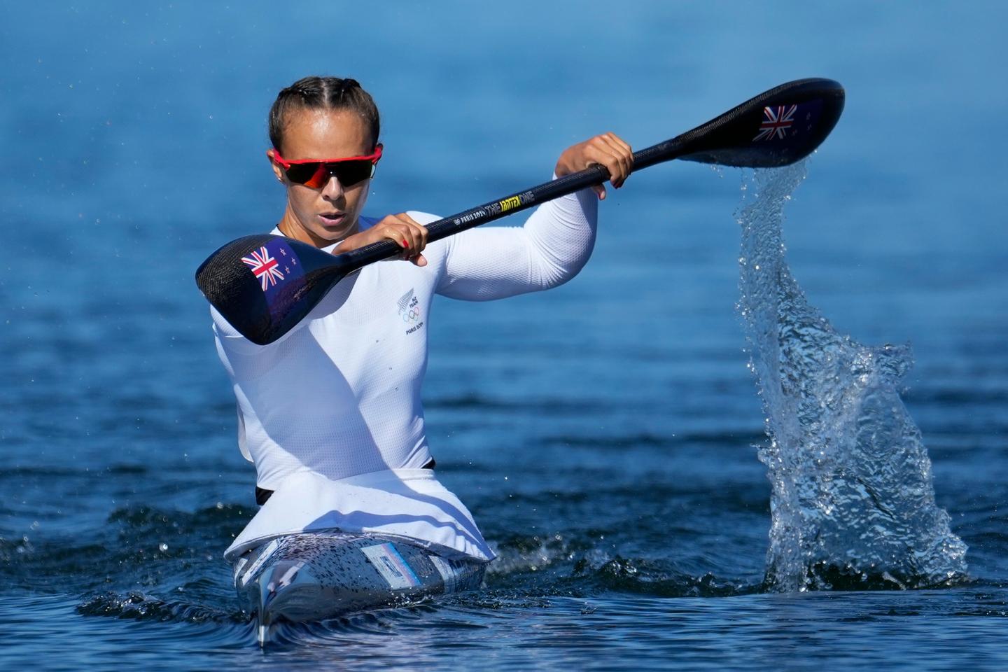 JO 2024 : la Néo-Zélandaise Lisa Carrington, au sommet de son art, dans les épreuves de kayak...