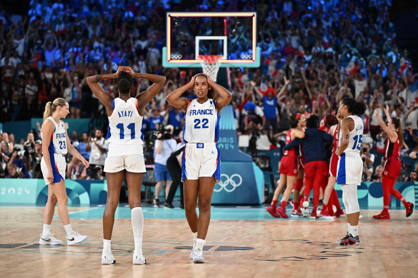 Basket-ball aux JO 2024 : argent cruel pour les Bleues, défaites de justesse après avoir...