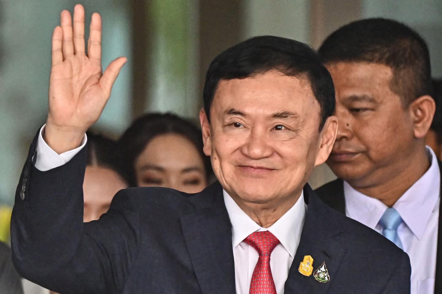 Thaïlande : l???ancien premier ministre Thaksin Shinawatra gracié par le roi