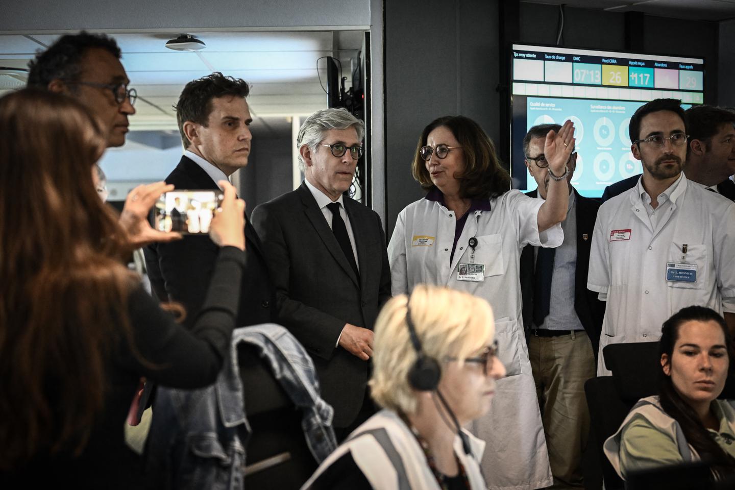 Des services des urgences toujours sous pression partout en France : fermetures partielles,...