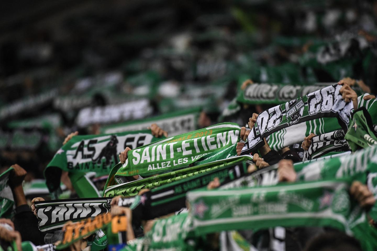 Des supportrices de l???ASSE dénoncent des fouilles intrusives à Monaco