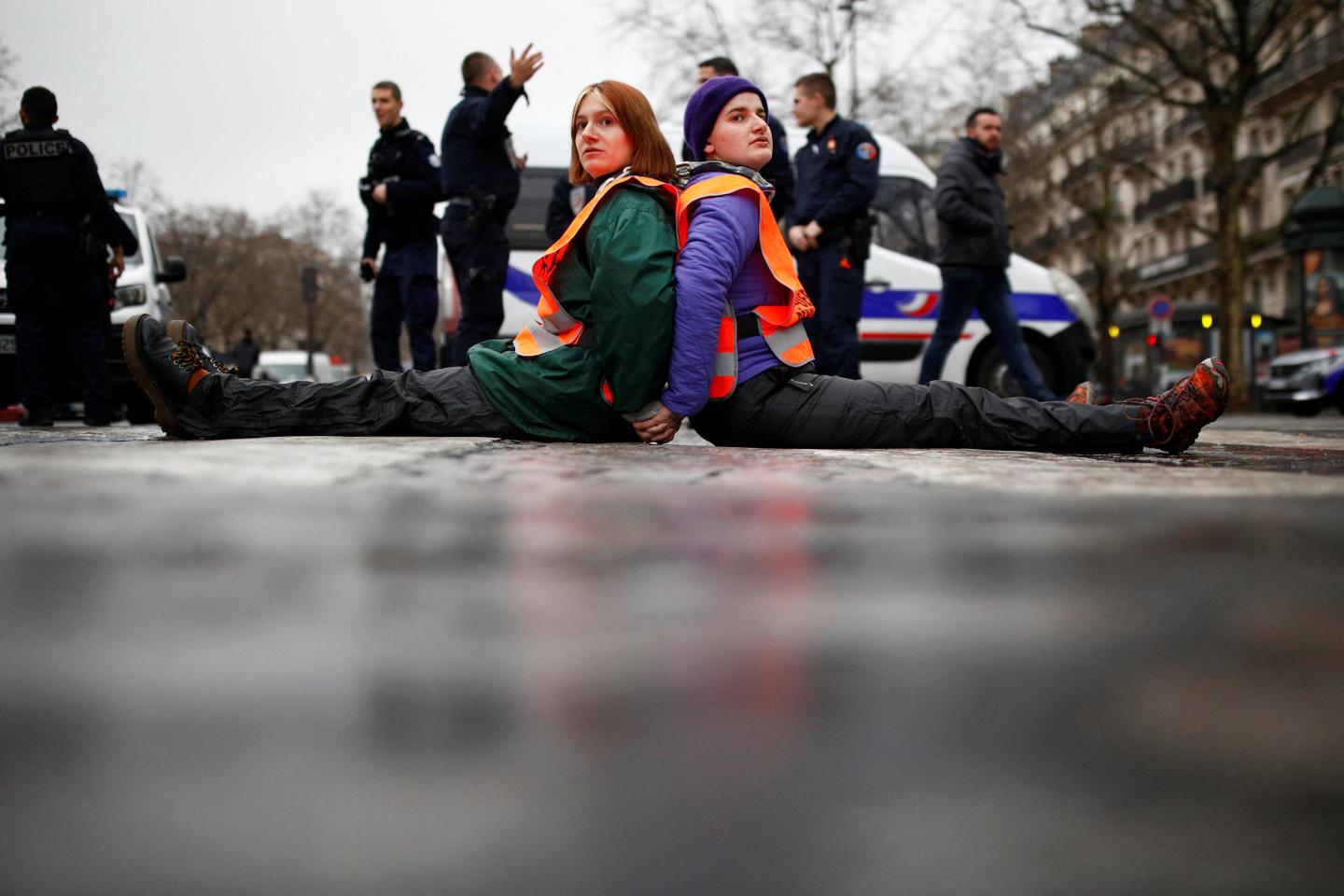 Transition écologique : les maires de France vent debout contre le rabotage du fonds vert...