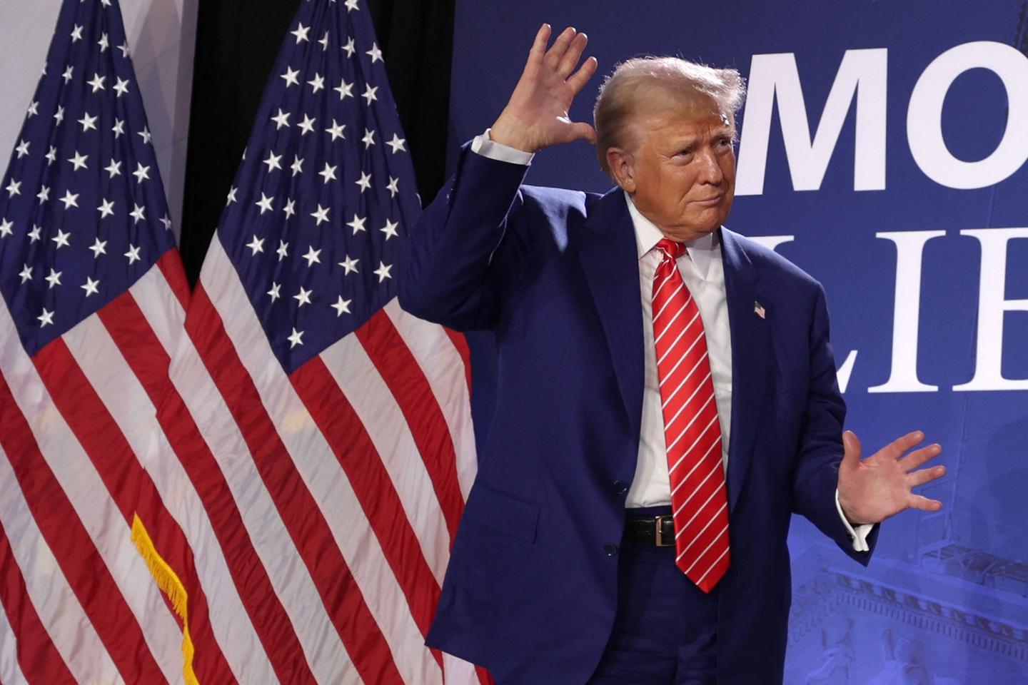 Trump enferré dans ses contradictions sur les droits reproductifs