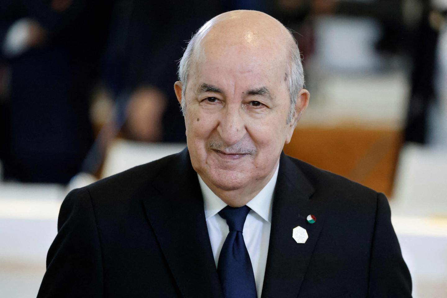 Crise entre la France et l’Algérie : le président algérien tente de faire baisser la tension,...