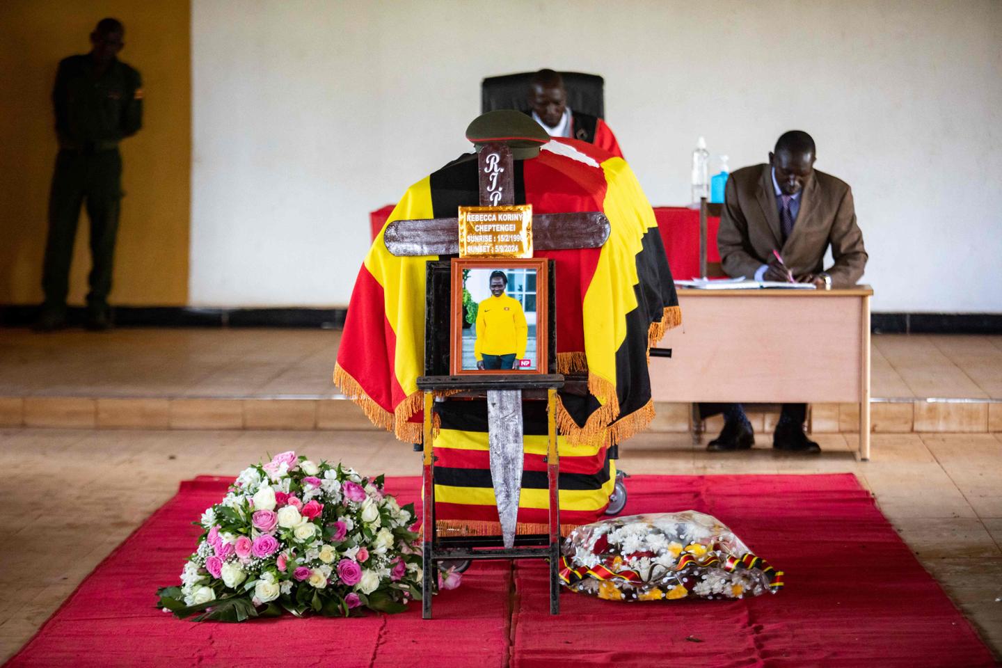 L???Ouganda enterre Rebecca Cheptegei, marathonienne aux JO de Paris et victime d???un féminicide