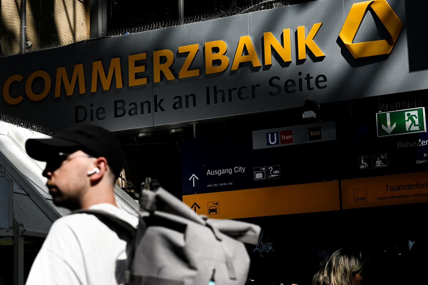 Banques : l???intérêt d???UniCredit pour Commerzbank passe mal à Berlin