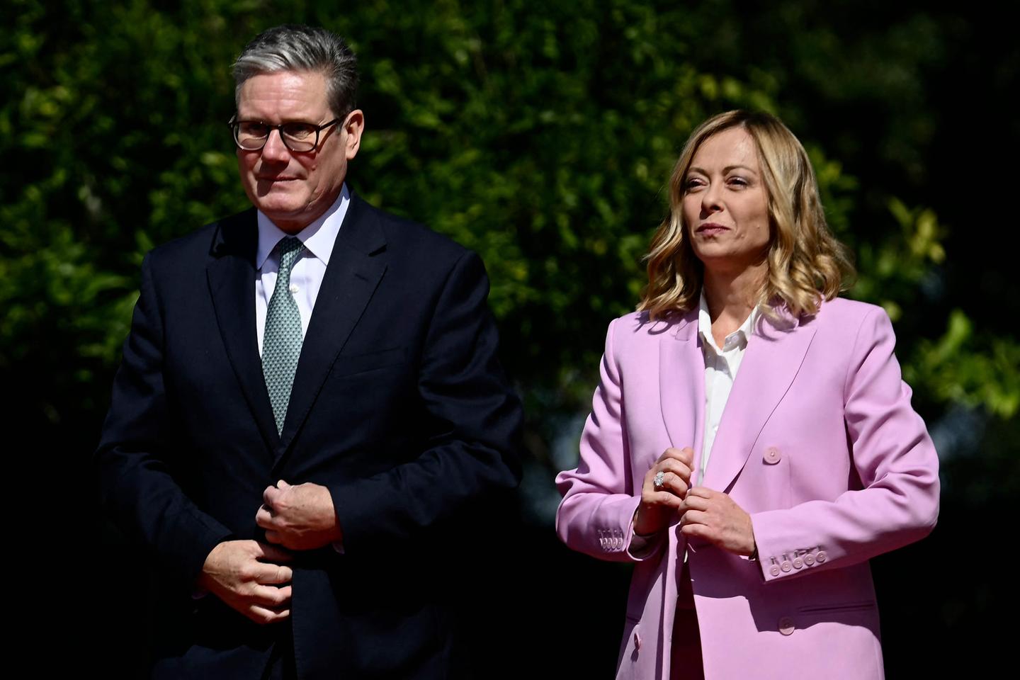 Immigration : le Britannique Keir Starmer intéressé par les « solutions » de l???extrême...