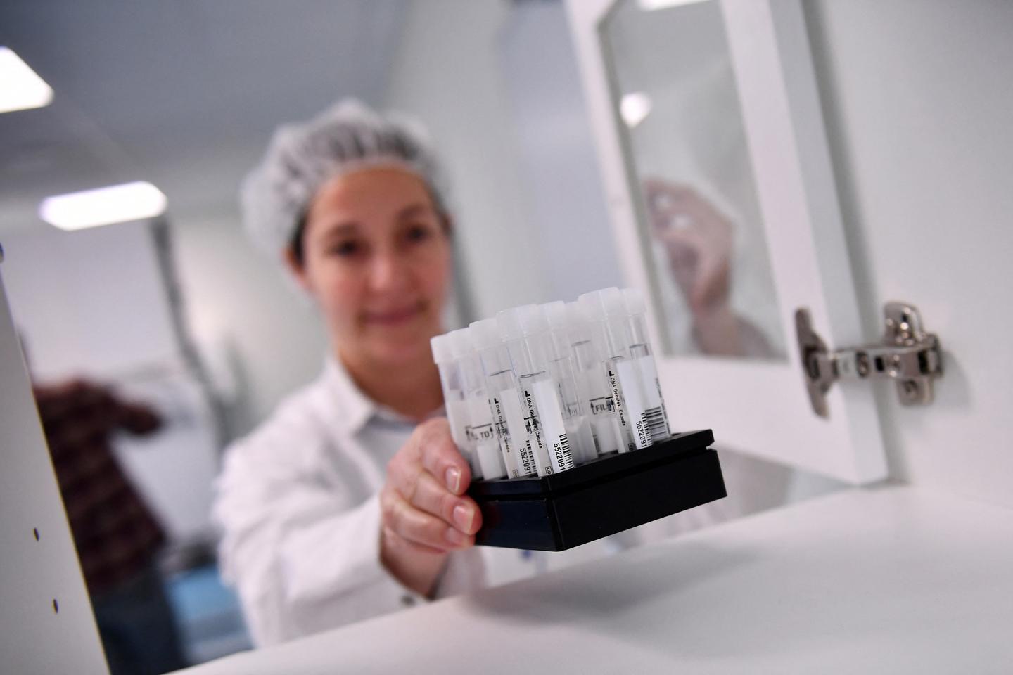 Les laboratoires d???analyses, en grève pendant quatre jours, mettent la pression sur...