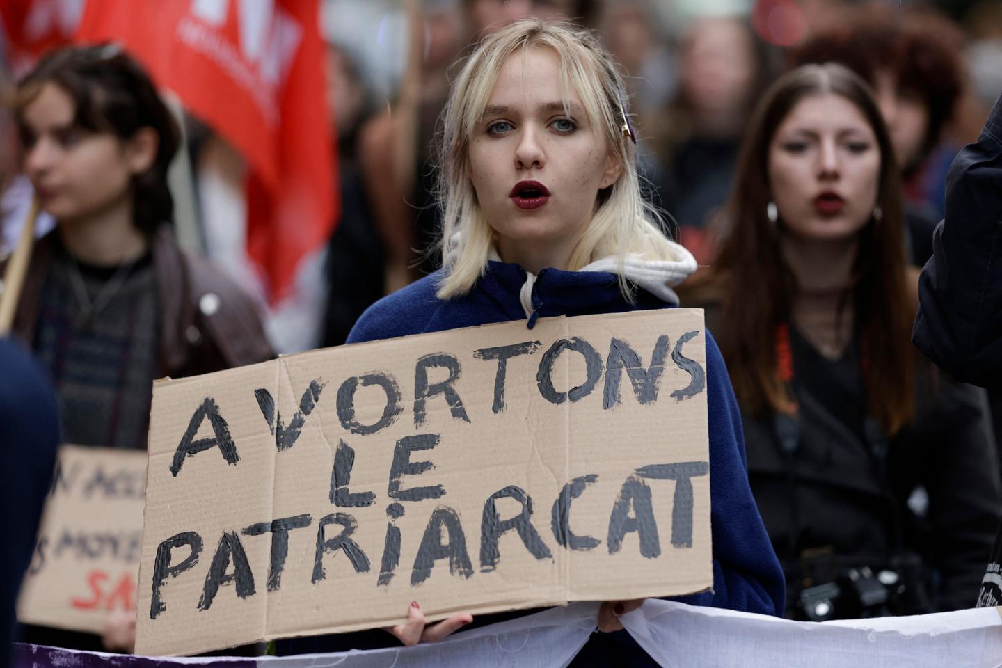 « IVG pénalisée, femmes sacrifiées » : des manifestations en France pour défendre...