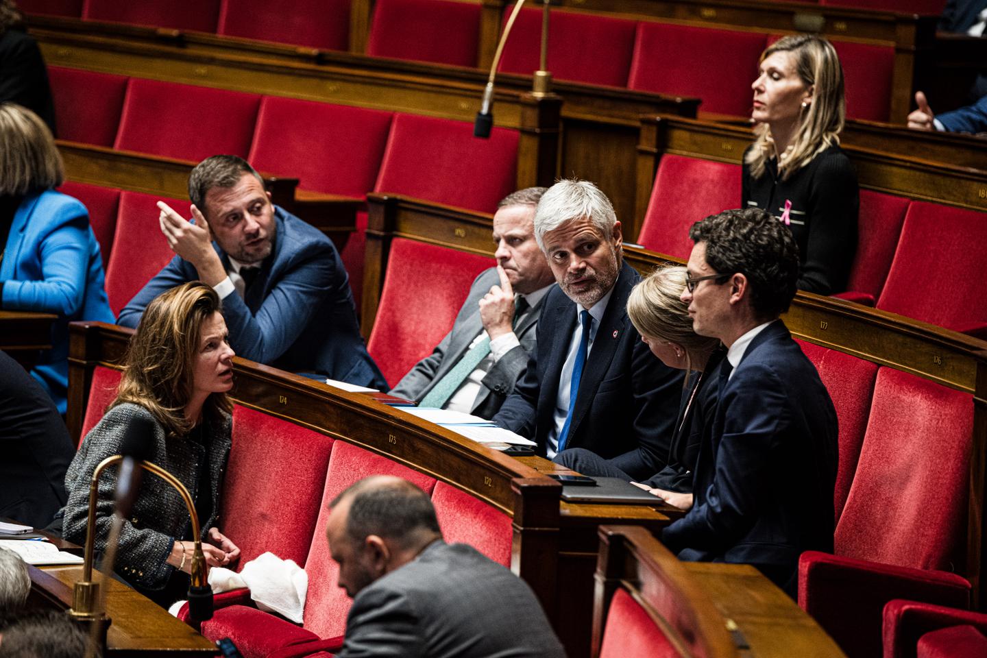 « 50 milliards d???économies » : la droite de Laurent Wauquiez renchérit sur le budget de...