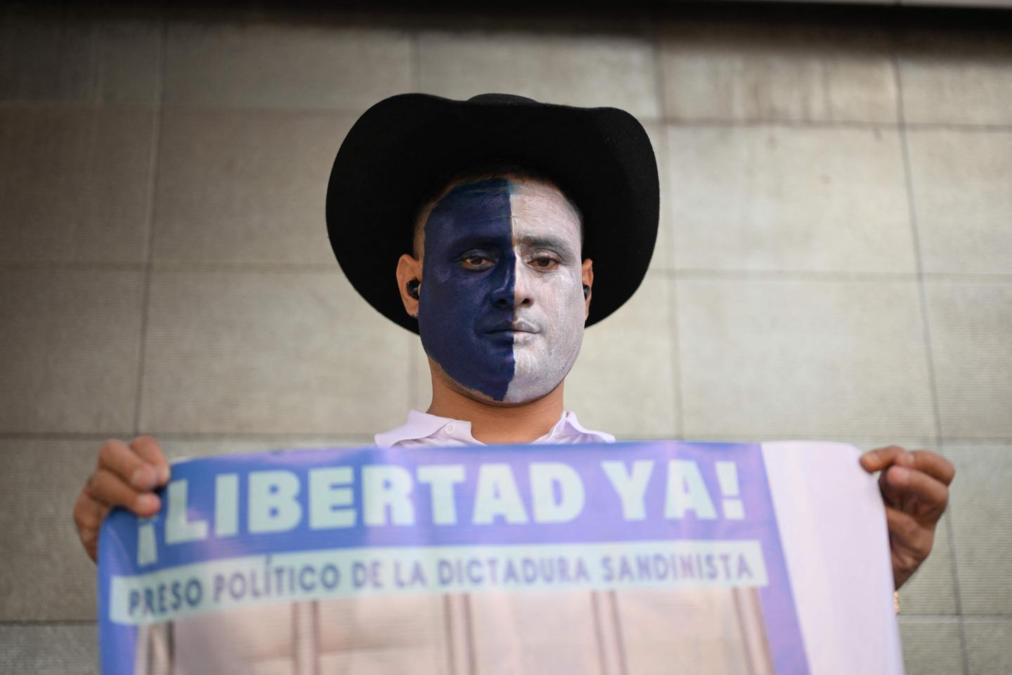 L???Espagne offre sa nationalité à 135 opposants nicaraguayens déchus et expulsés de leur pays