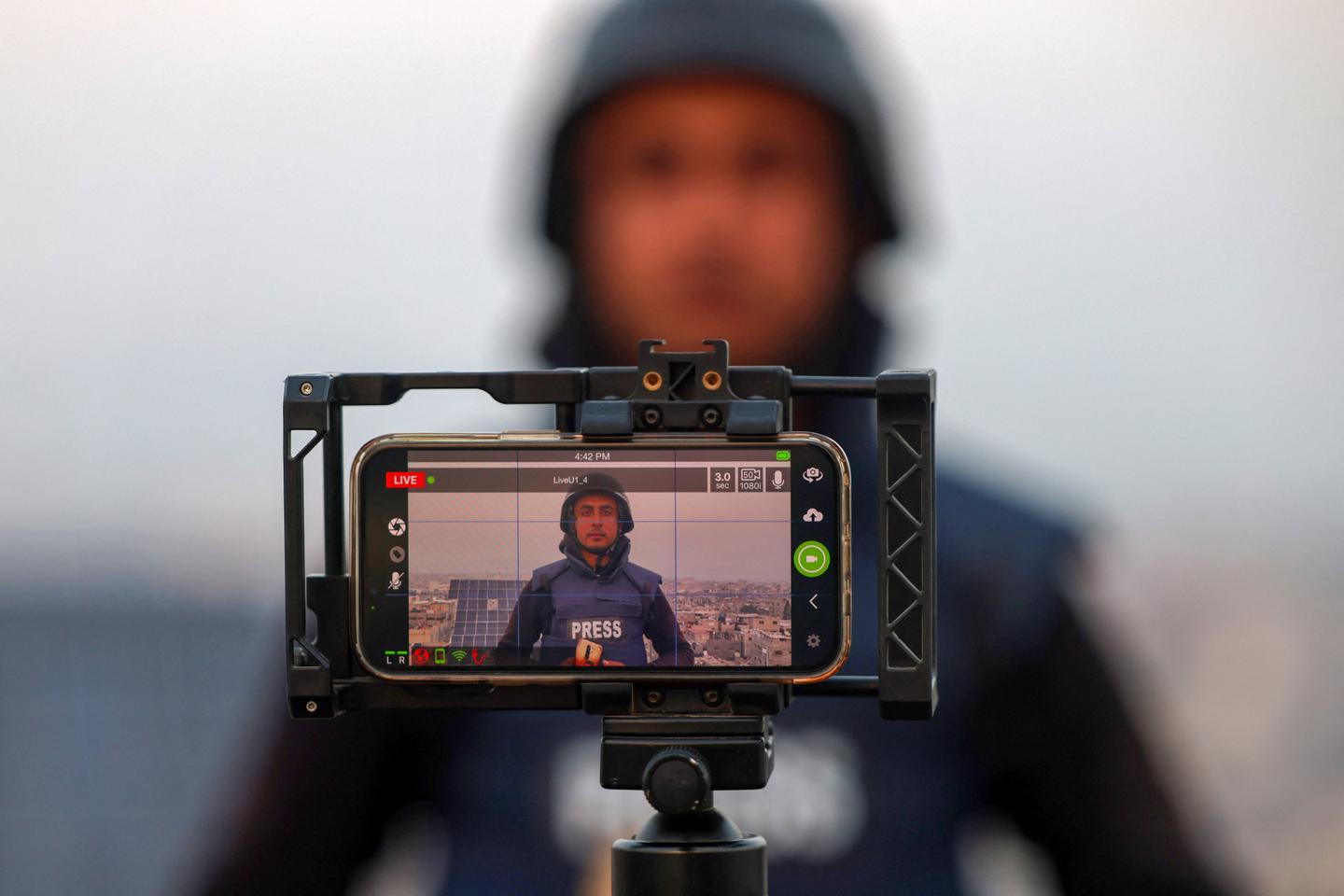 Israël-Hamas : comment les médias tentent de raconter un conflit auquel ils n???ont pas accès