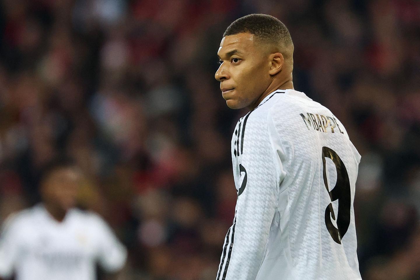 L’avocate de Kylian Mbappé annonce le dépôt d’une plainte pour « dénonciation...