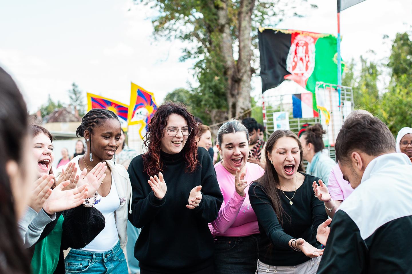 « Normalement, je n’étais pas censée avoir le brevet, donc, ouais, je suis fière » : à...