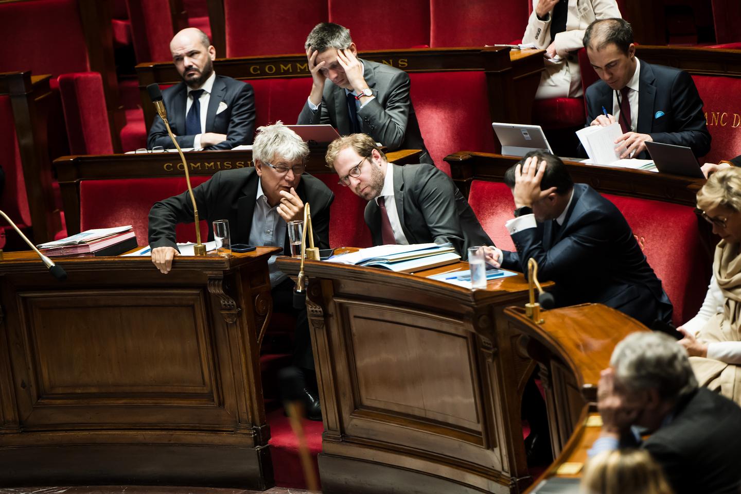 Budget 2025 : « L’esprit de sérieux semble avoir déserté la plupart des acteurs »