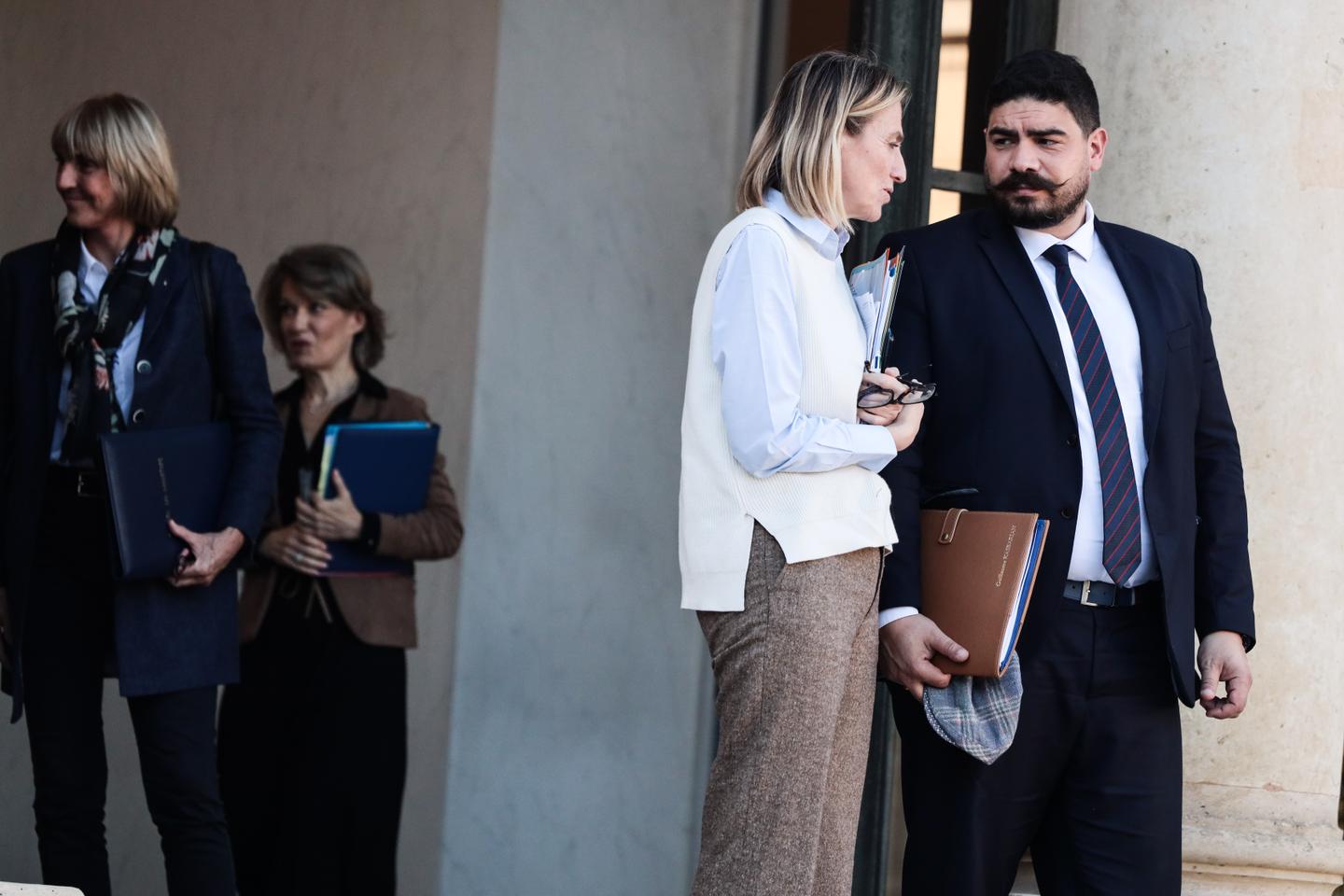Arrêts maladie des fonctionnaires : les arguments discutables du gouvernement pour justifier sa...