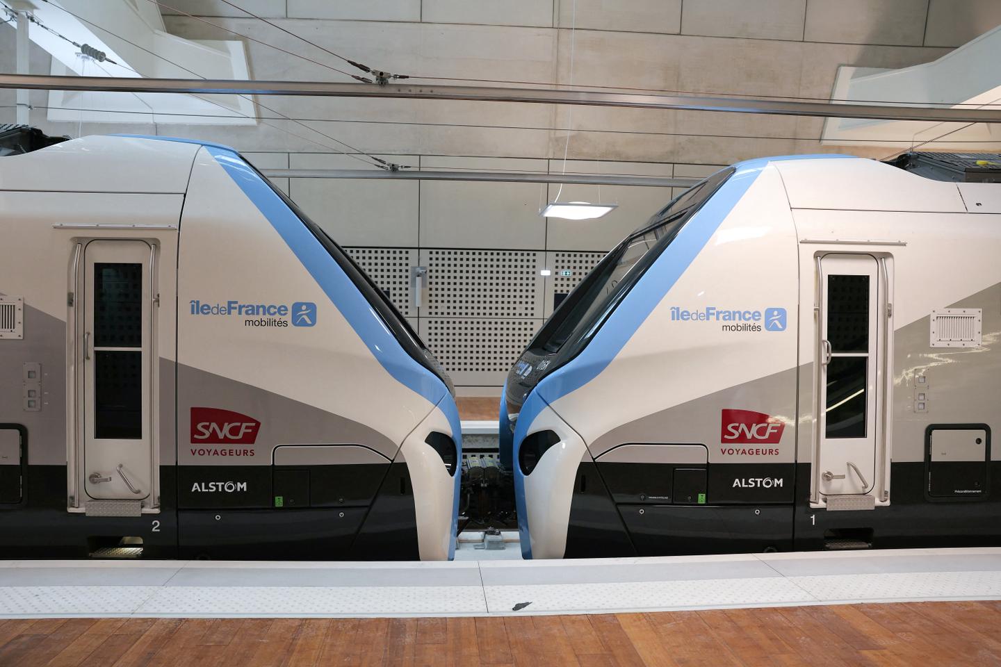 RER E : quatre personnes blessées à coups de hache, dont deux grièvement, pendant une bagarre