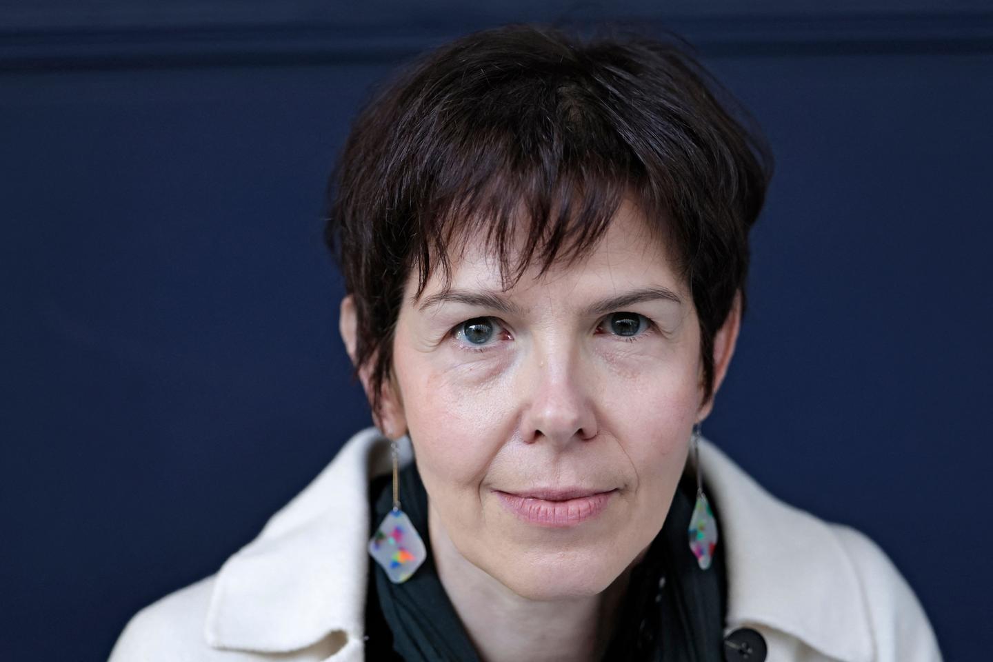 Le prix Médicis récompense Julia Deck pour « Ann d’Angleterre », un roman consacré à sa...