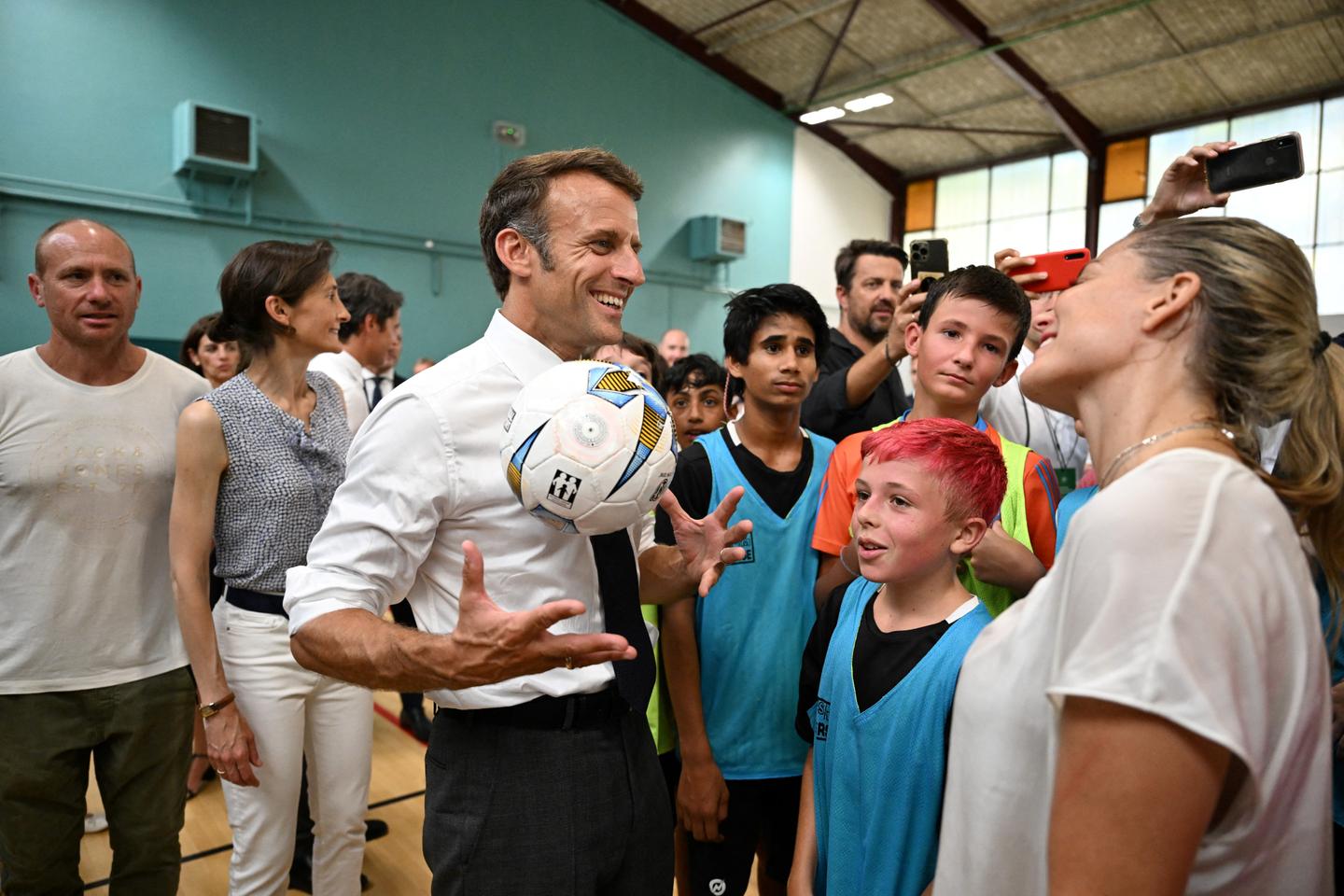 La généralisation des deux heures de sport hebdomadaires supplémentaires au collège est...