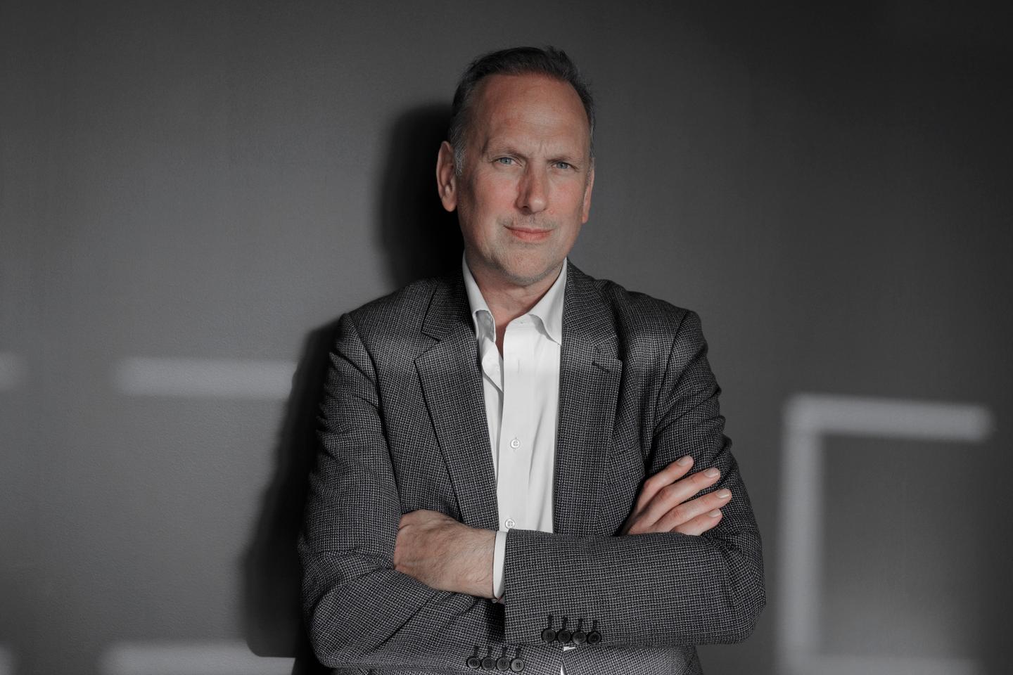 Vincent Martigny, politiste : « L’année 2024 marque le triple effondrement de la Macronie »