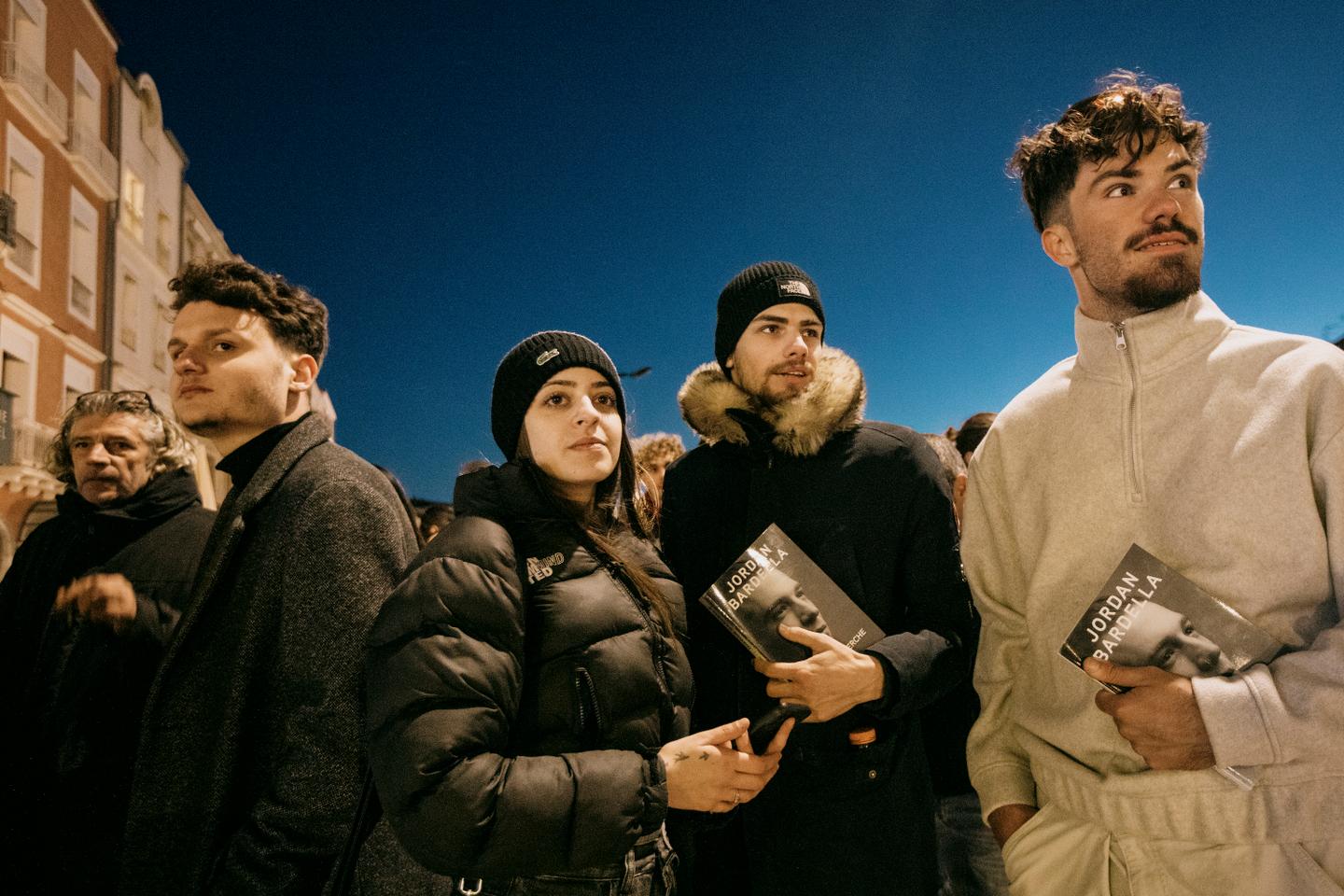 A Sète et à Beaucaire, avec les fans de Jordan Bardella : « Regarde, on dirait un...