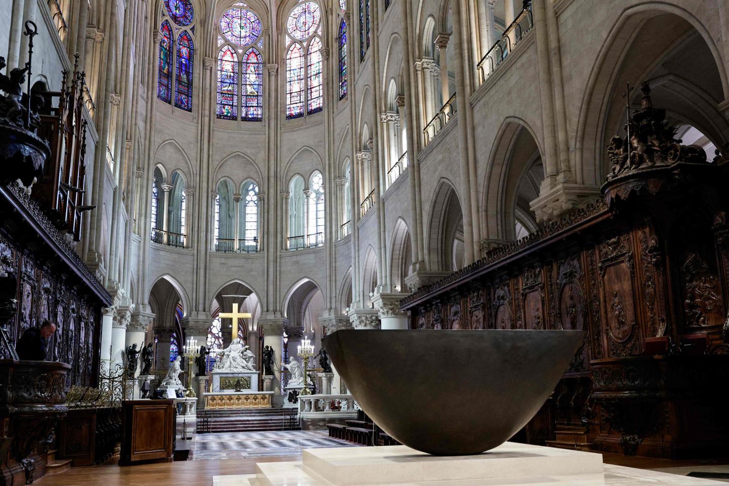 Notre-Dame de Paris, un millénaire de grandeur, de ruines et de flammes