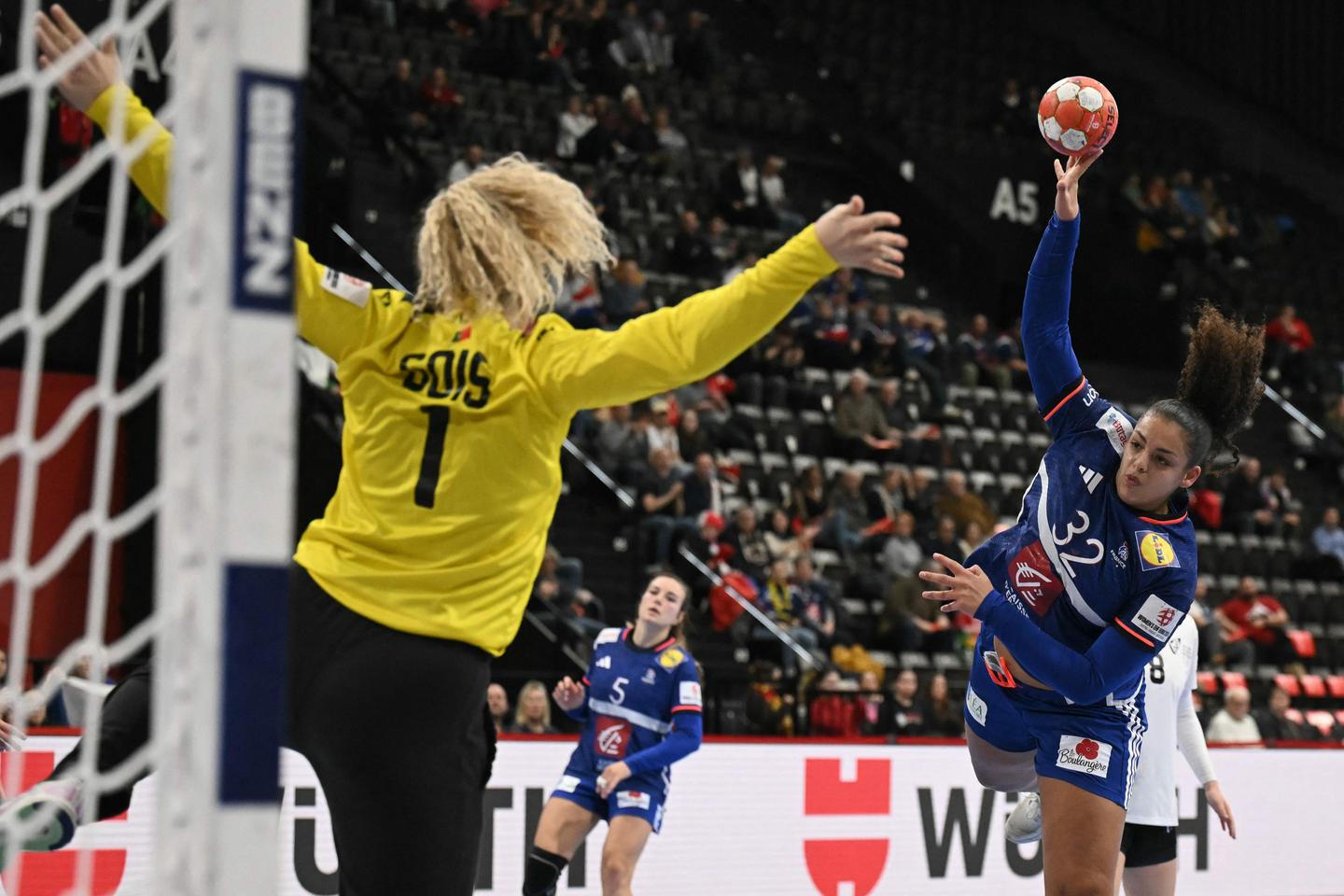 Euro féminin de handball : déjà qualifiées, les Françaises terminent le tour préliminaire...